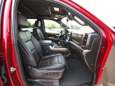 Used 2024 Chevrolet Silverado 1500 High Country w/ Technology Package AWD/4WD image 32