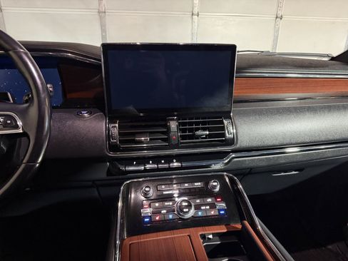 Used 2023 Lincoln Navigator L Reserve AWD/4WD image 15