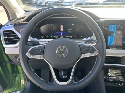 New 2026 Volkswagen Taos SE image 14
