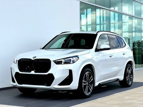 New 2026 BMW X1 xDrive28i w/ Technology Package AWD/4WD image 9