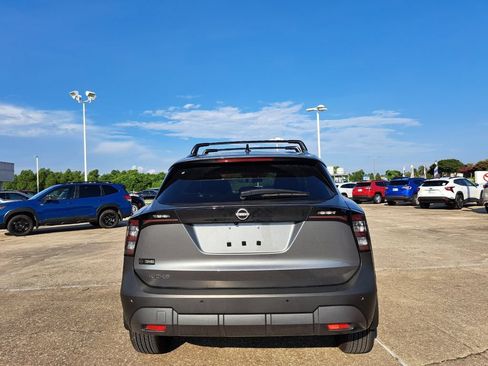 Used 2026 Nissan Kicks SV w/ Cold Weather Package FWD image 7