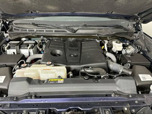 Used 2023 Toyota Tundra Platinum AWD/4WD image 32