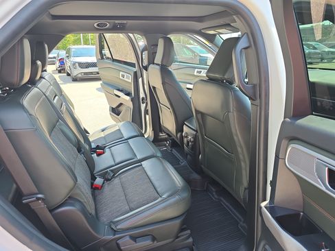 Used 2023 Ford Explorer Timberline w/ Timberline Technology Package AWD/4WD image 11