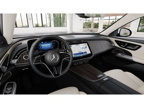 Certified 2025 Mercedes-Benz E 350 4MATIC Sedan image 3