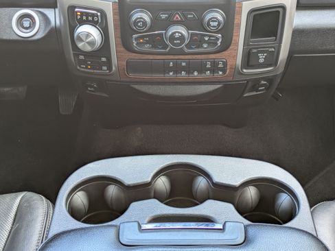 Used 2018 RAM 1500 Laramie w/ Convenience Group AWD/4WD image 19