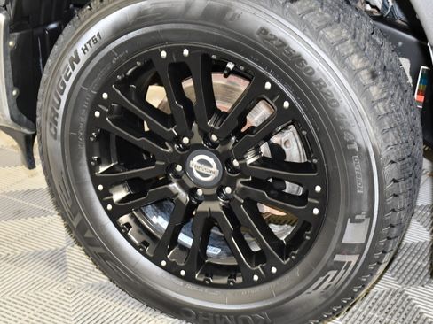 Used 2017 Nissan Titan SL AWD/4WD image 58