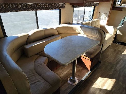 Used 2016 Ford E-450 and Econoline 450 Super Duty w/ Motorhome Prep Package image 9