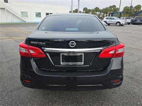 Used 2017 Nissan Sentra S image 4
