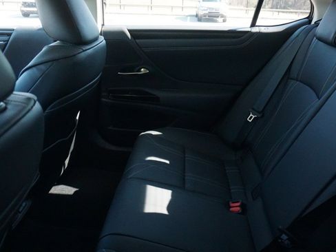 Certified 2024 Lexus ES 350 w/ Luxury Package image 7