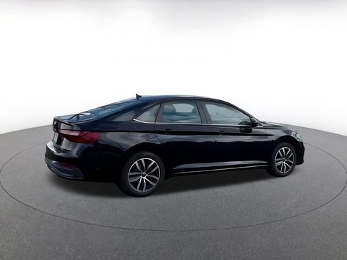 Used 2025 Volkswagen Jetta SE image 12