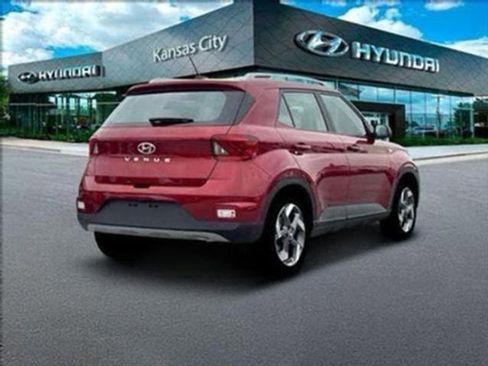 New 2025 Hyundai Venue SEL image 5