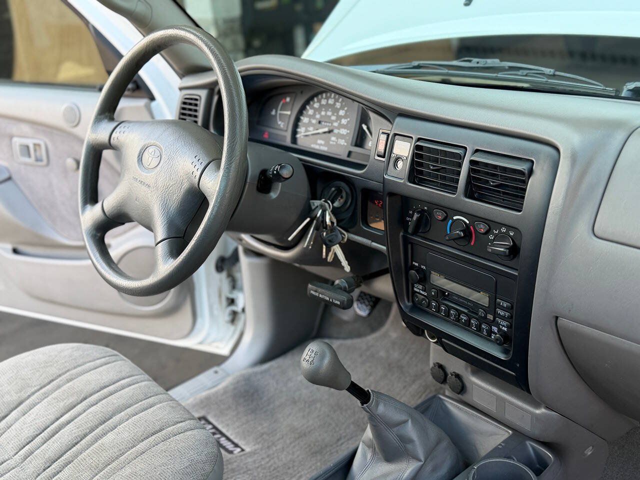 Used 2004 Toyota Tacoma 2WD Regular Cab w/ Enhancement Pkg image 19