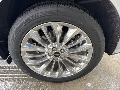 Certified 2024 Ford Edge Titanium w/ Titanium Elite Package image 19