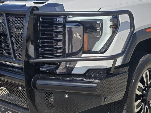 Used 2024 GMC Sierra 2500 Denali Ultimate w/ Max Trailering Package AWD/4WD image 9