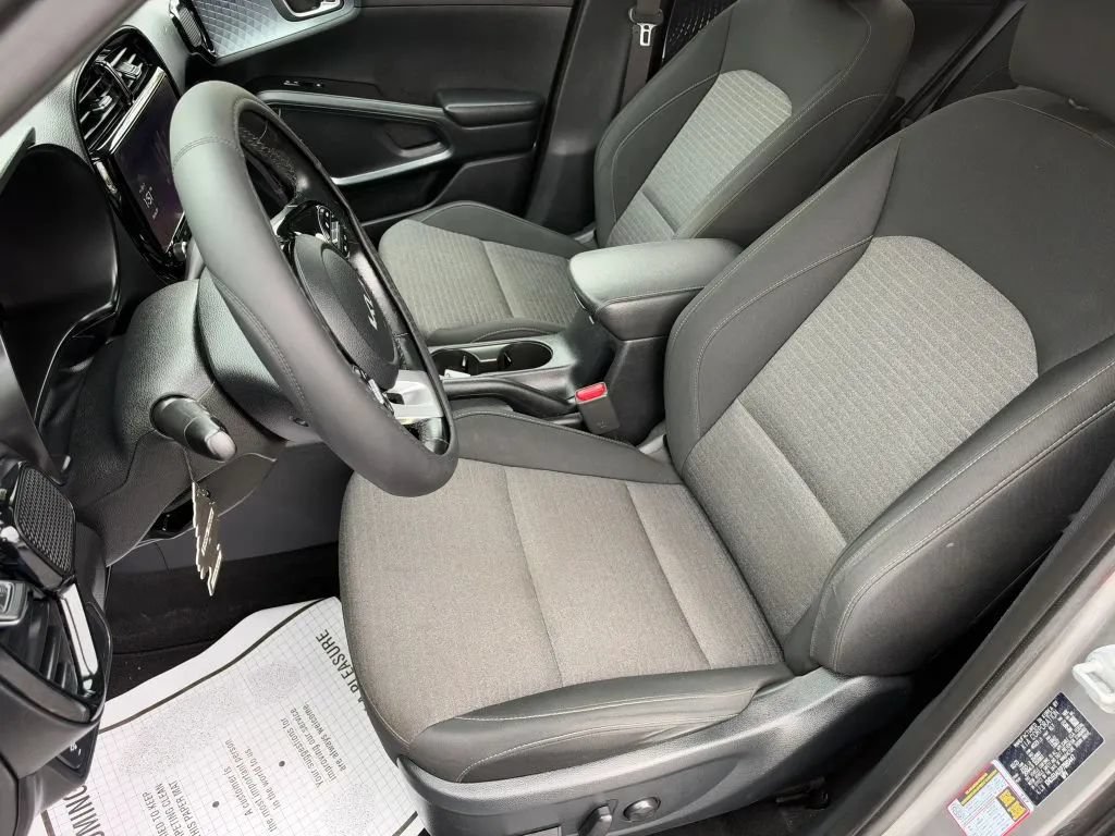 Used 2023 Kia Soul EX FWD image 12