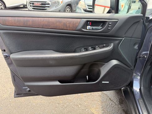 Used 2016 Subaru Outback 2.5i Limited AWD/4WD image 16