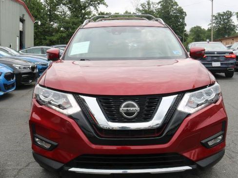 Used 2019 Nissan Rogue SL w/ Premium Package FWD image 2