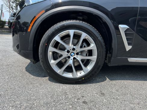 Used 2024 BMW X5 xDrive40i w/ Premium Package AWD/4WD image 12