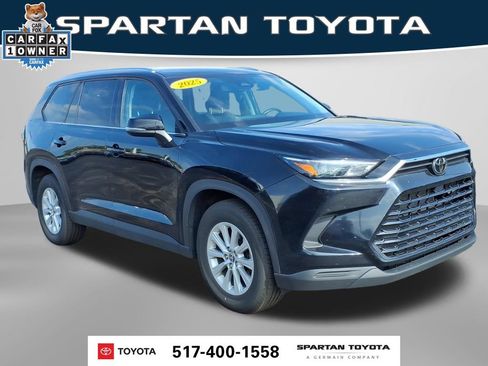 Used 2025 Toyota Grand Highlander AWD image 5