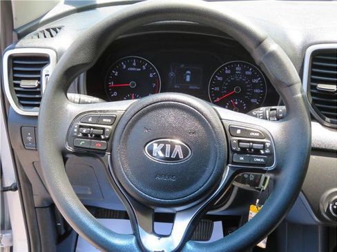Used 2017 Kia Sportage LX FWD image 9