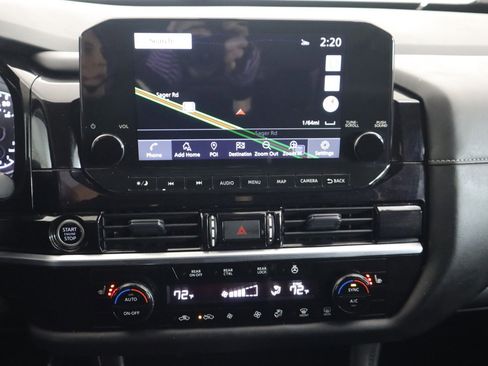 Used 2024 Nissan Pathfinder SL w/ Black Appearance Package image 21