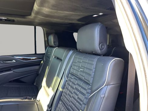 Used 2022 Cadillac Escalade ESV Sport Platinum w/ LPO, ONYX Package image 19