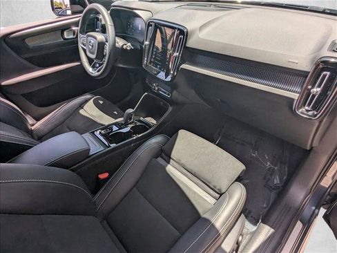 Used 2022 Volvo XC40 T5 R-Design w/ Advanced Package AWD/4WD image 23