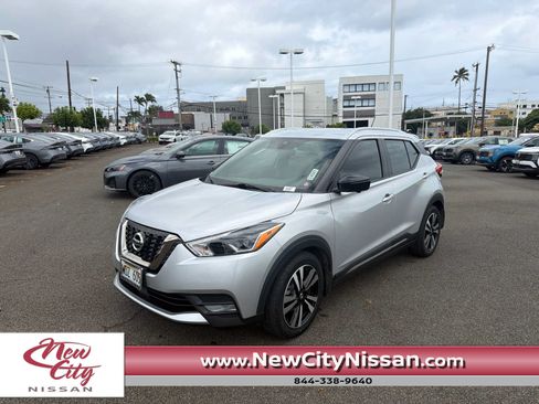 Used 2020 Nissan Kicks SR FWD image 1