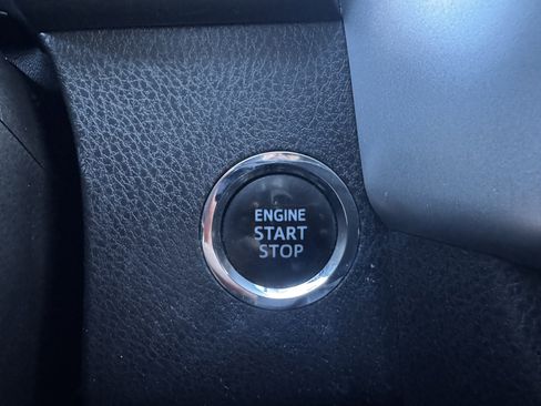 Used 2014 Toyota Highlander XLE image 27