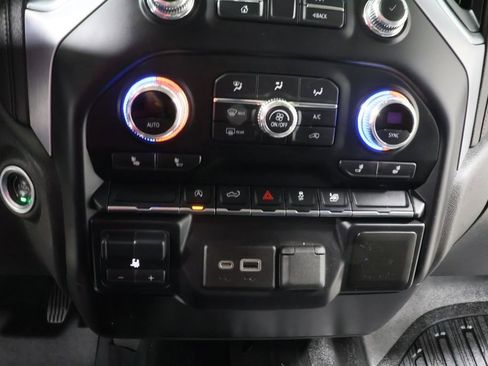 Used 2021 GMC Sierra 1500 Elevation w/ LPO, Elevation Black Package AWD/4WD image 10