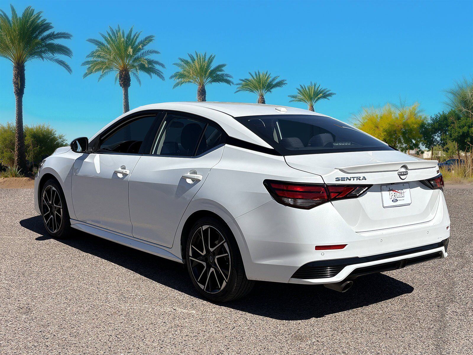 Used 2025 Nissan Sentra SR FWD image 3