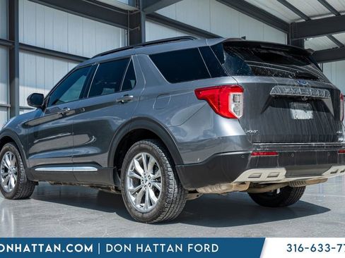 Used 2022 Ford Explorer XLT w/ Equipment Group 202A AWD/4WD image 29