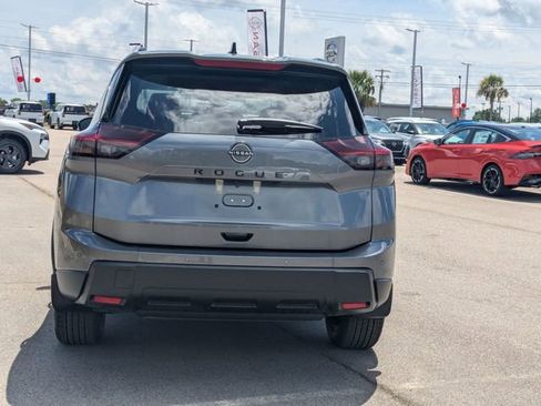 New 2026 Nissan Rogue SV FWD image 4