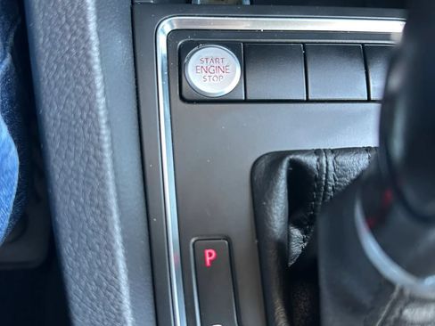Used 2015 Volkswagen Jetta SE FWD image 16