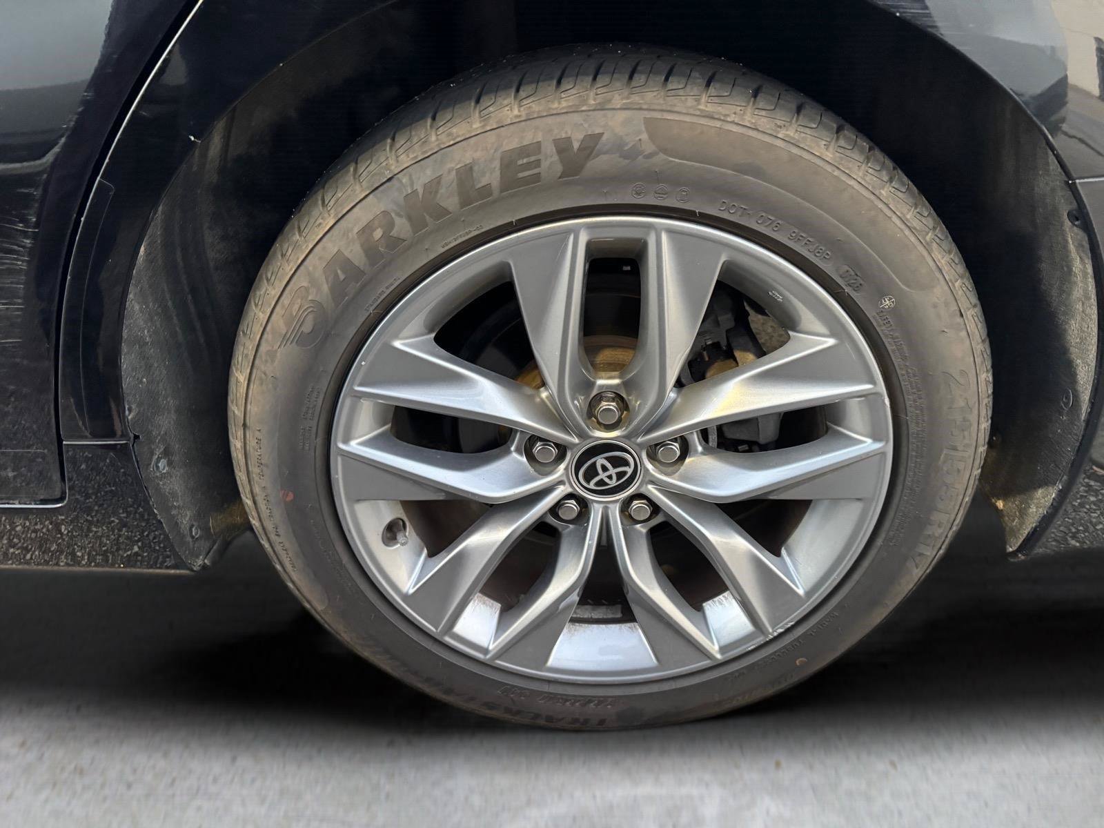 Used 2022 Toyota Avalon XLE FWD image 5