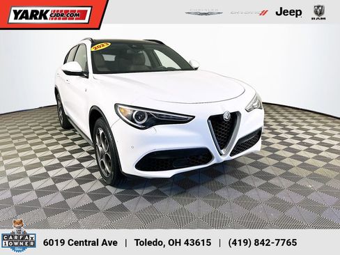 Used 2023 Alfa Romeo Stelvio Ti AWD/4WD image 1