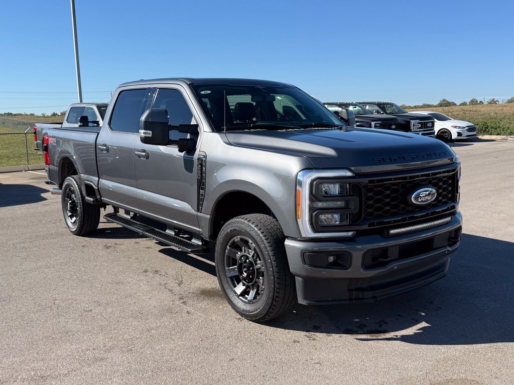 Used 2023 Ford F250 Lariat w/ Lariat Ultimate Package AWD/4WD image 2