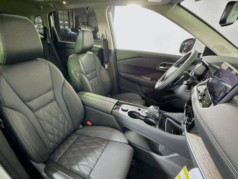 New 2026 Nissan Rogue Platinum w/ Tech Package image 25