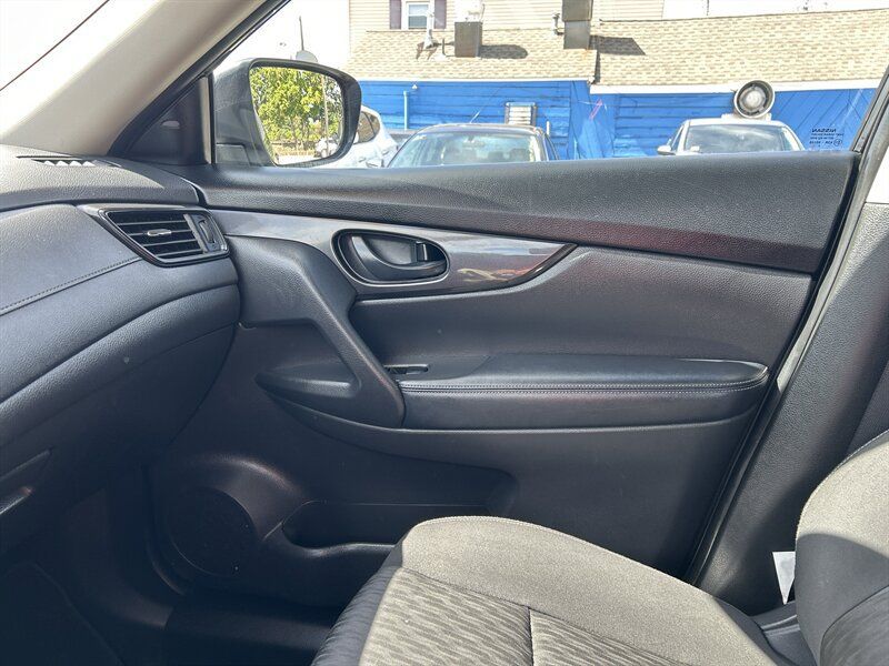 Used 2020 Nissan Rogue S AWD/4WD image 12
