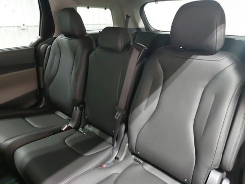 New 2026 Kia Carnival EX image 16