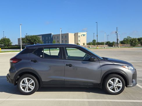 Used 2024 Nissan Kicks S w/ Interior Electronics Package FWD image 2