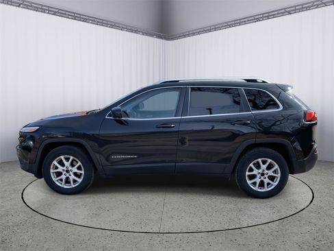 Used 2015 Jeep Cherokee Latitude w/ Cold Weather Group image 4