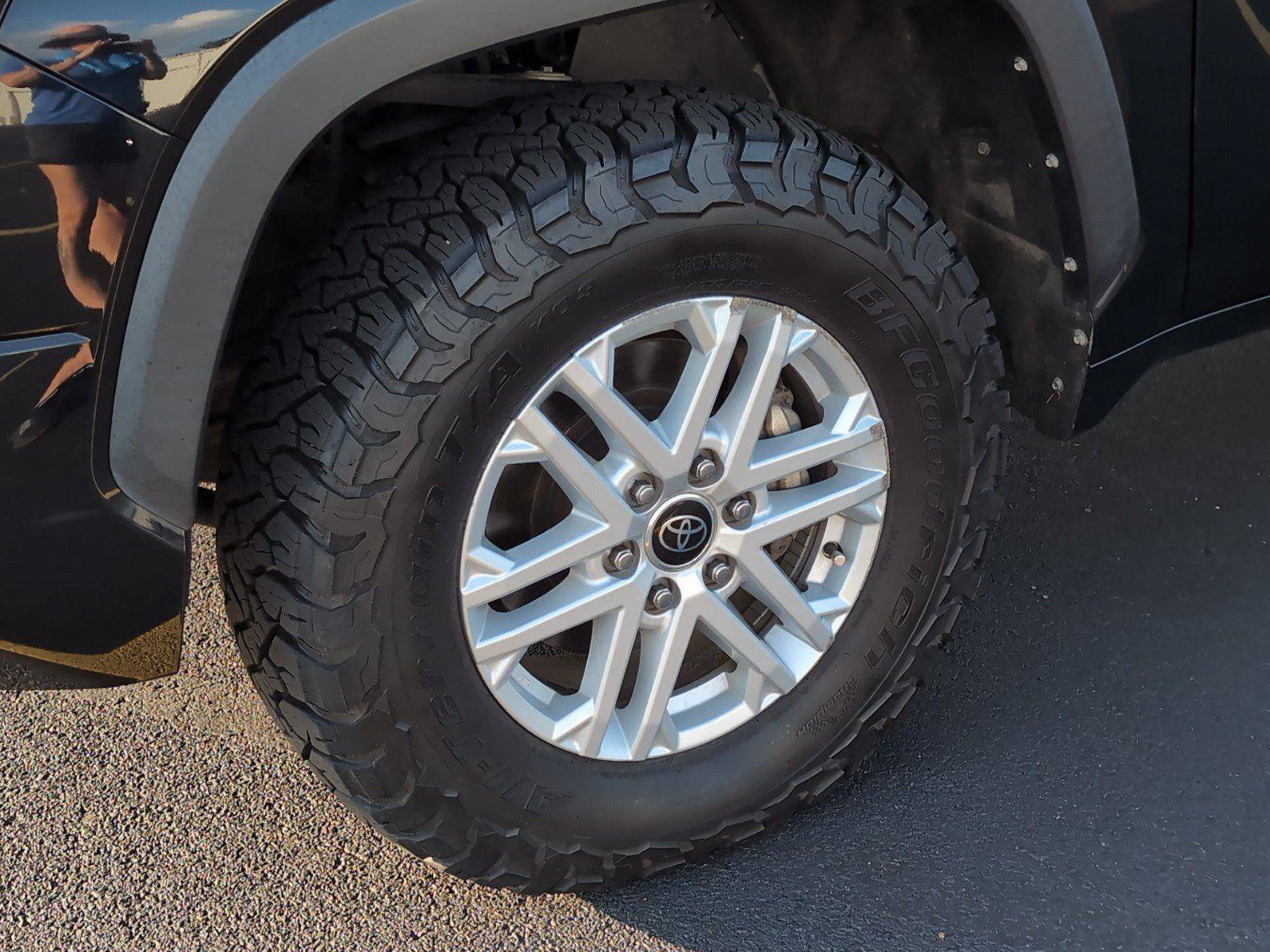 Used 2022 Toyota Tundra SR5 AWD/4WD image 11