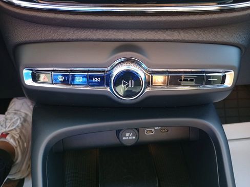 Used 2024 Volvo C40 P8 Recharge Plus image 25