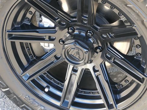 Used 2023 GMC Sierra 1500 AT4 w/ AT4 Preferred Package image 28