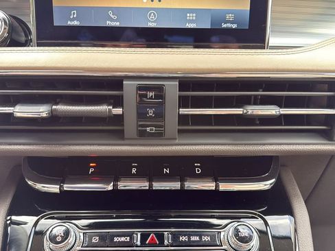 Used 2020 Lincoln Corsair AWD w/ Premium Package image 27