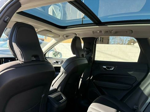 Used 2023 Volvo XC60 B5 Plus image 16