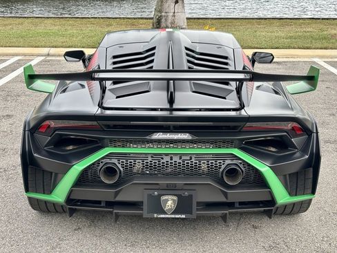 Used 2022 Lamborghini Huracan STO image 6