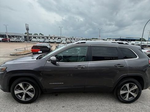Used 2019 Jeep Cherokee Limited AWD/4WD image 4