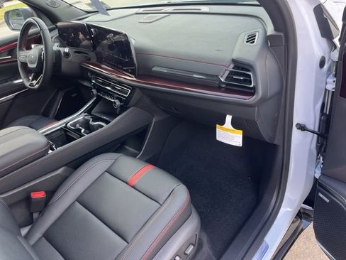 New 2026 Chevrolet Traverse RS w/ LPO, Floor Liner Package image 43